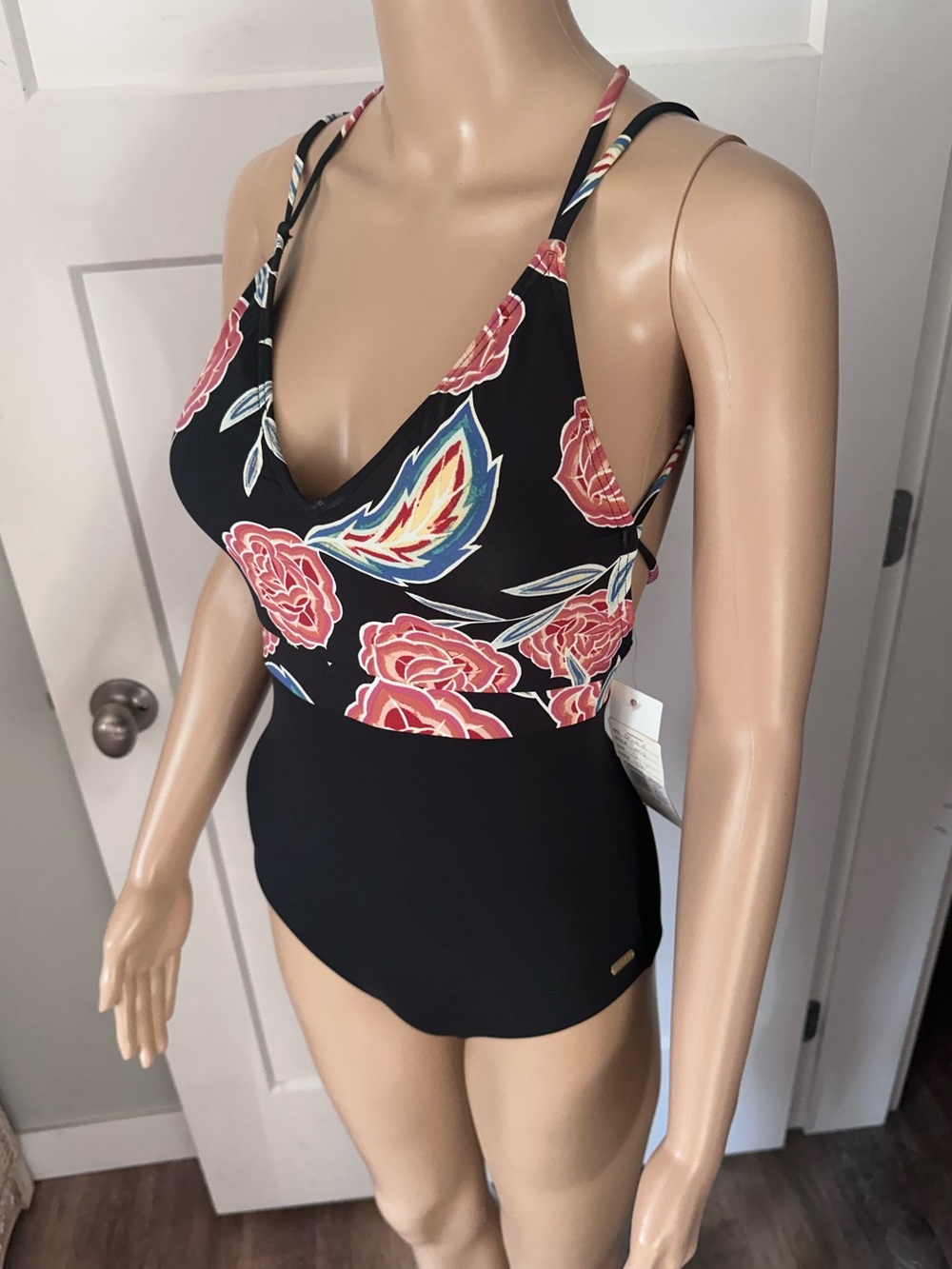 Roxy Swimsuit - Picture 5 of 6